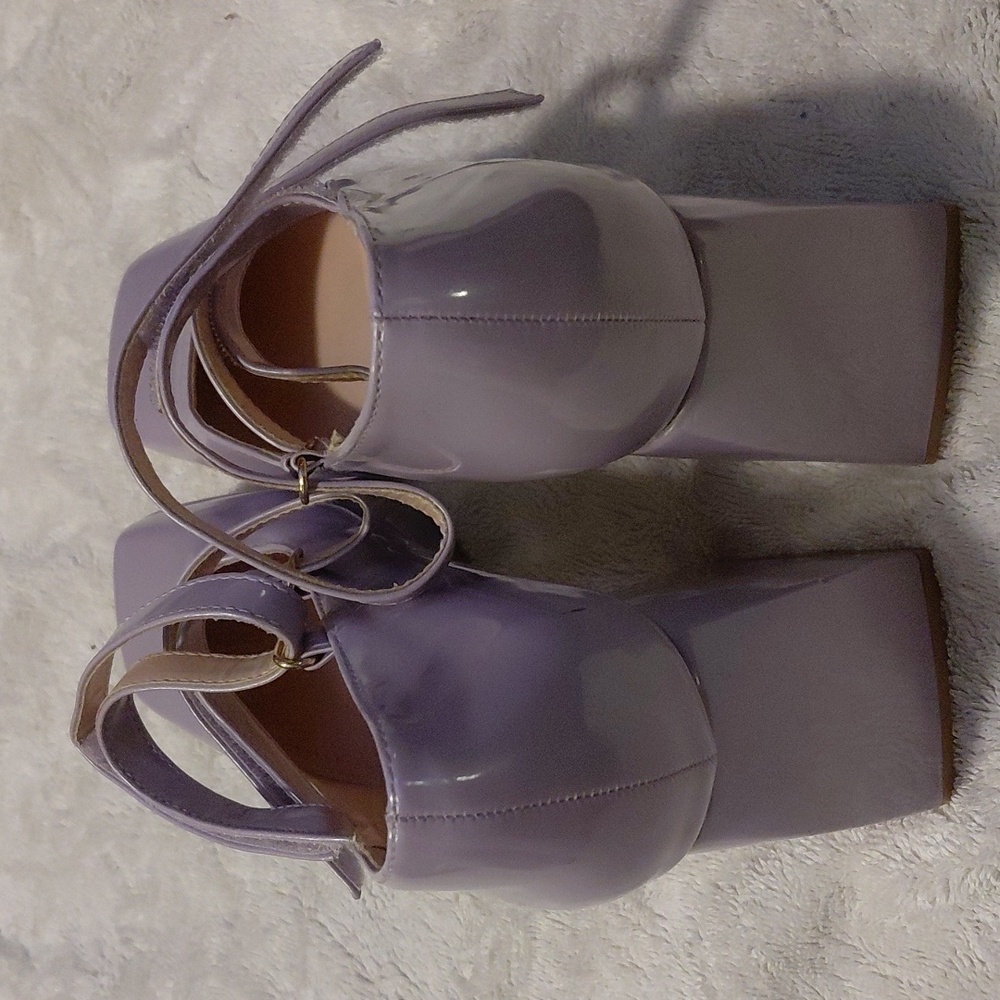 Chic Lavender Double Strap Heels - image 3